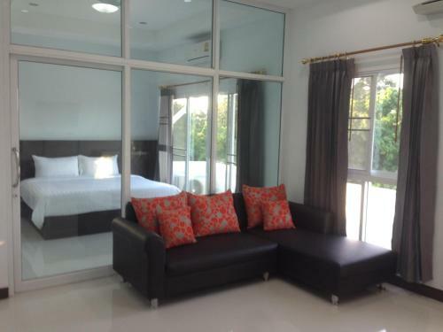 Praiyanan Place Hotel