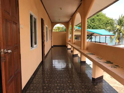 Hotel Rubtawan Sichang Resort