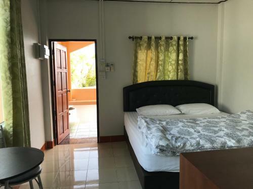 Hotel Rubtawan Sichang Resort