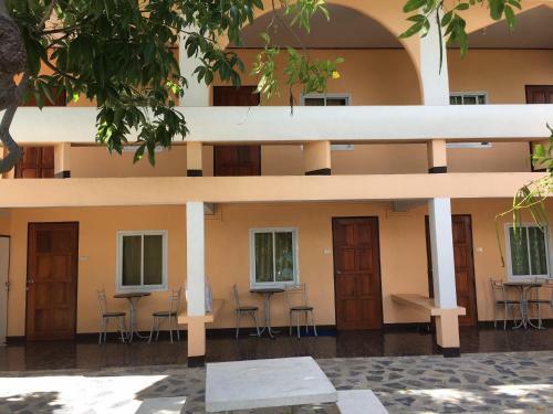 Hotel Rubtawan Sichang Resort