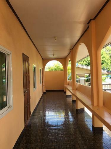 Hotel Rubtawan Sichang Resort