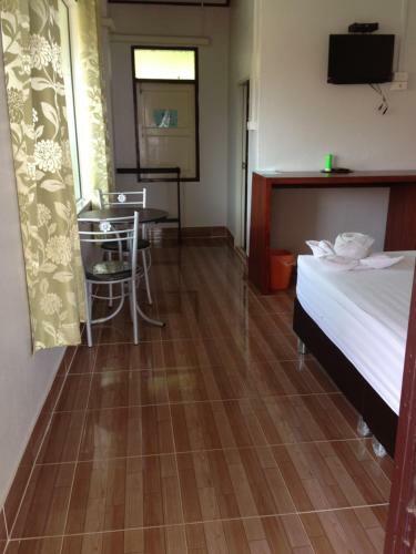 Hotel Rubtawan Sichang Resort