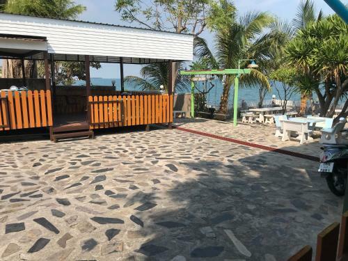Hotel Rubtawan Sichang Resort
