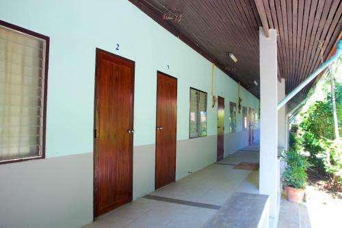 Hotel Sichang Shine Khao Resort