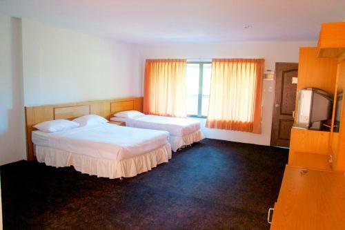 Hotel Sichang Shine Khao Resort