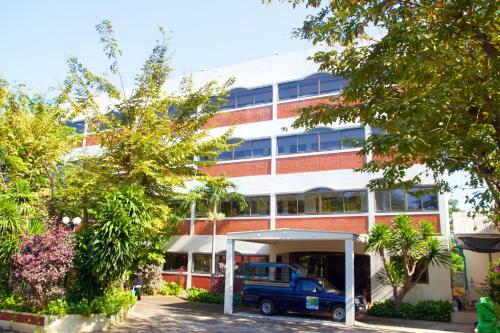 Hotel Sichang Shine Khao Resort