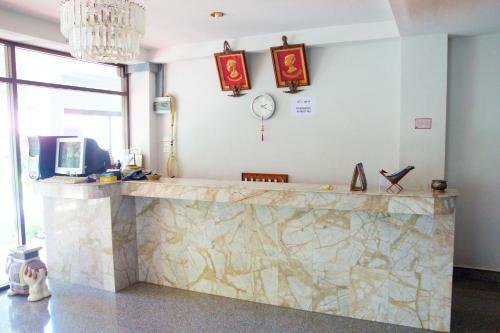 Hotel Sichang Shine Khao Resort