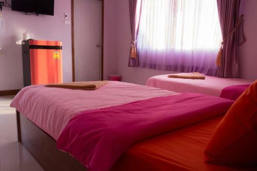 Hostal Rak Ban Kerd House