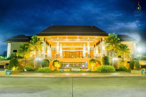 Royal Nakhara Hotel And Convention Centre