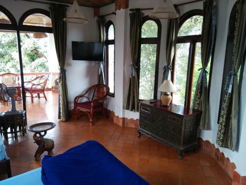 Hostal Mut Mee Garden Guest House
