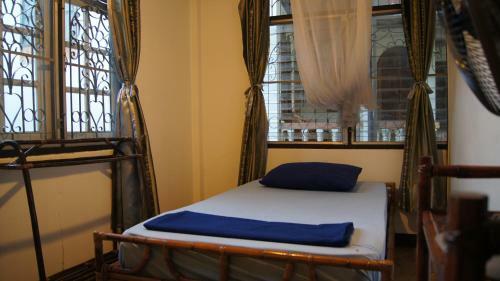Hostal Mut Mee Garden Guest House