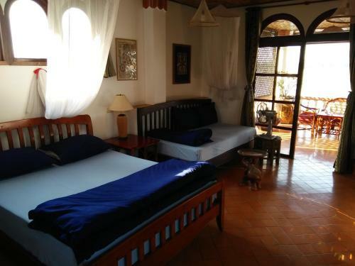 Hostal Mut Mee Garden Guest House