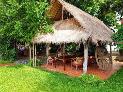 Hostal Mut Mee Garden Guest House