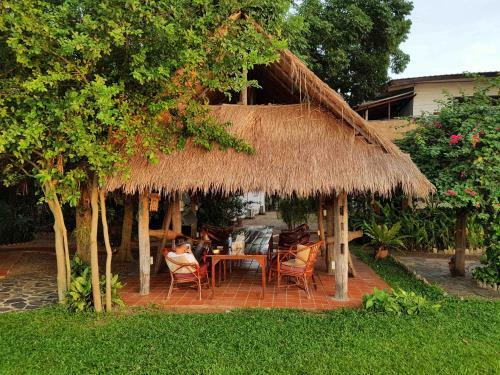 Hostal Mut Mee Garden Guest House
