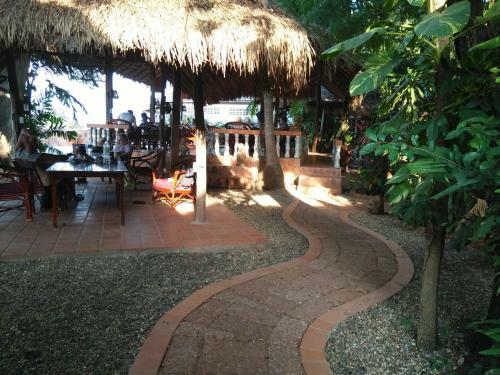 Hostal Mut Mee Garden Guest House
