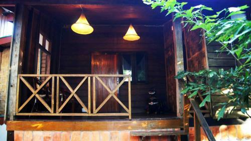 Hostal Mut Mee Garden Guest House