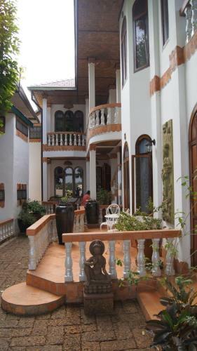 Hostal Mut Mee Garden Guest House