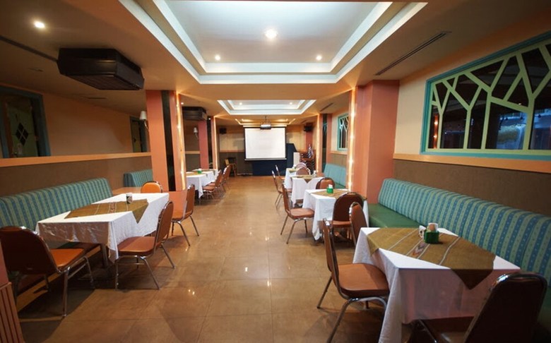 Dhevaraj Hotel