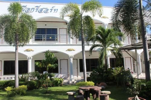 Hotel White Elephant Resort