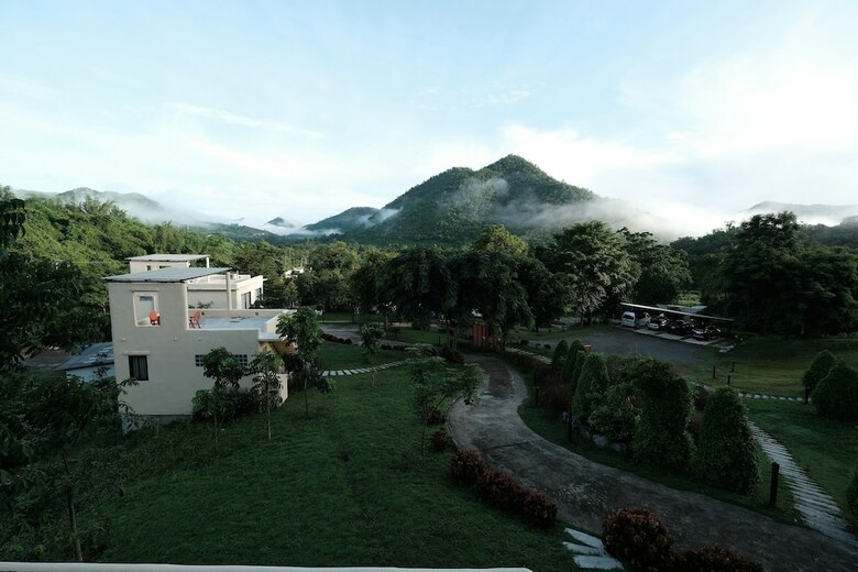 Hotel Hi-scene Resort