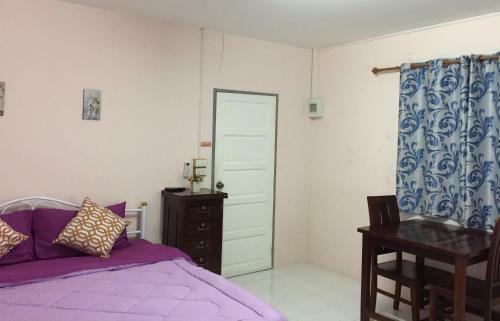 Hostal Baanpak Jomyutt Suan Phueng