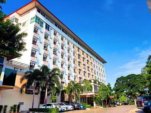 Hotel Grand Charoonrat Apartment
