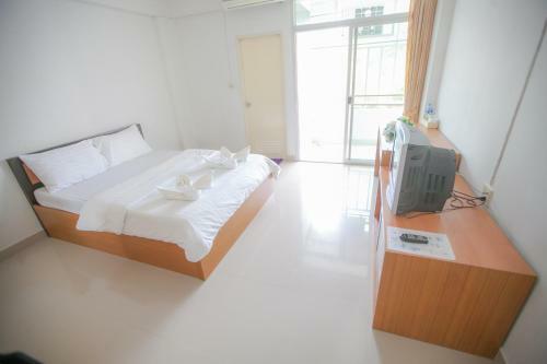 Hotel Grand Charoonrat Apartment