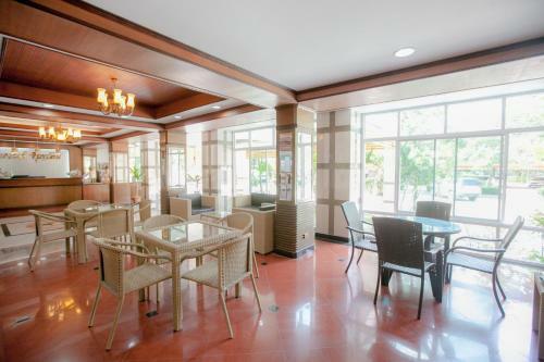 Hotel Grand Charoonrat Apartment