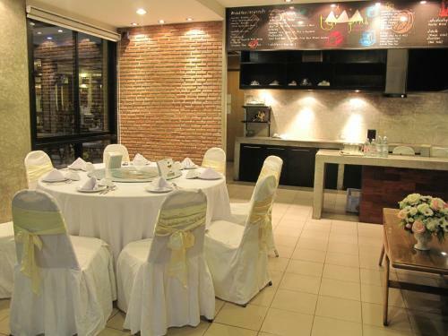 Dusit Hotel
