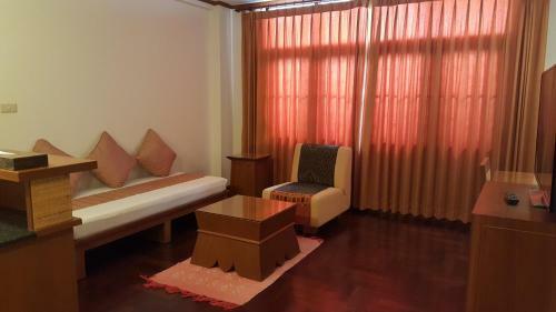 Dusit Hotel