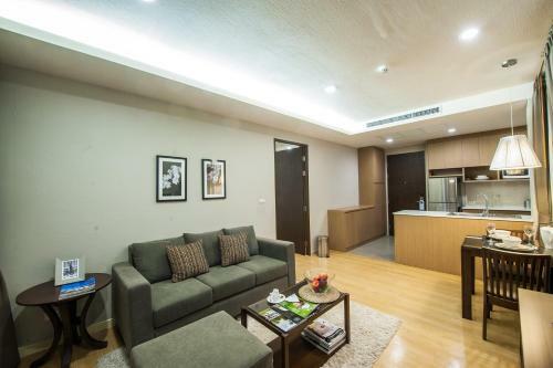 Hotel Burgundy Residence 304