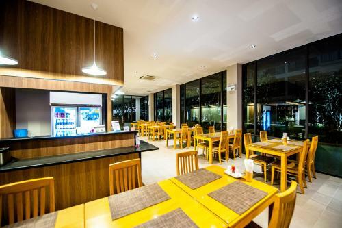 Hotel Burgundy Residence 304