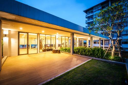 Hotel Burgundy Residence 304