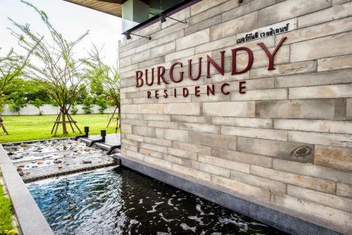 Hotel Burgundy Residence 304