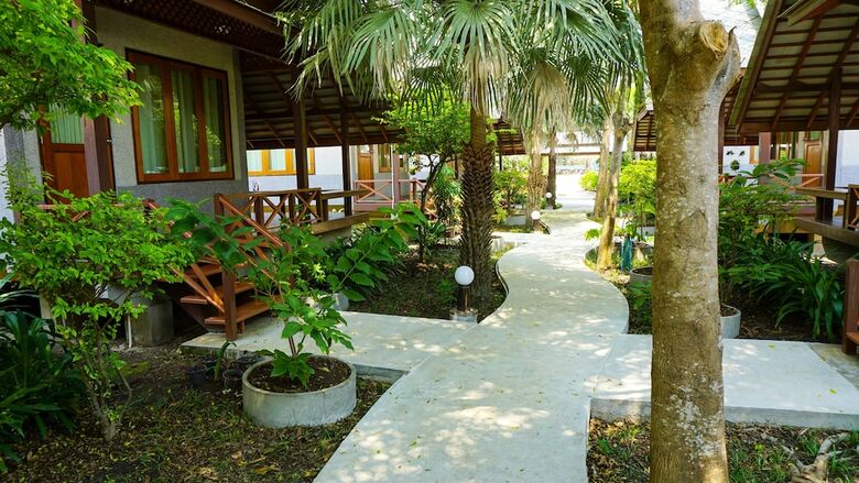 Hotel Baan Siriporn Resort
