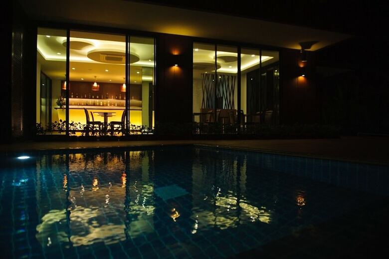 Coco View Hotel
