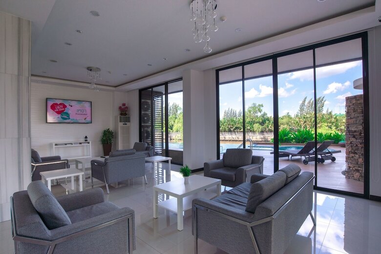 Coco View Hotel