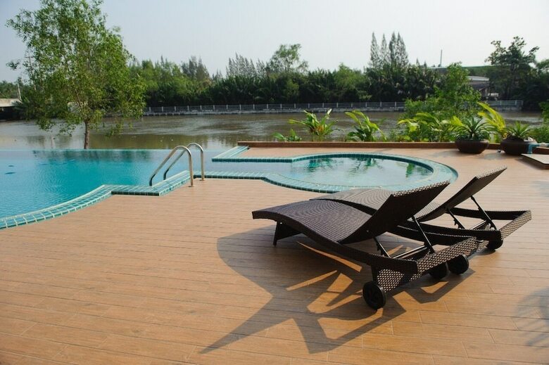 Coco View Hotel