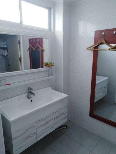 Hostal Z.h.p Hotel