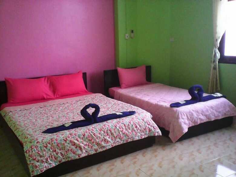 Royal Land Mae Klong Hotel
