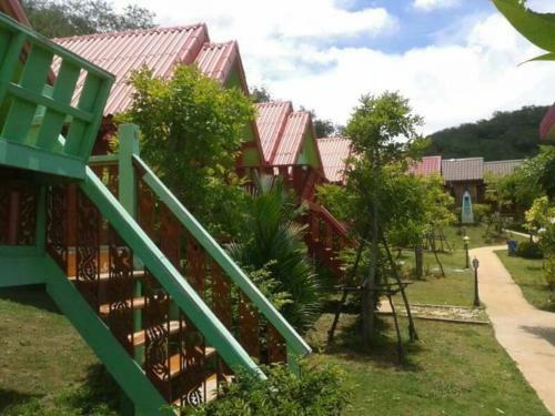 Hotel Baanruenthai Resort Muak Lhek