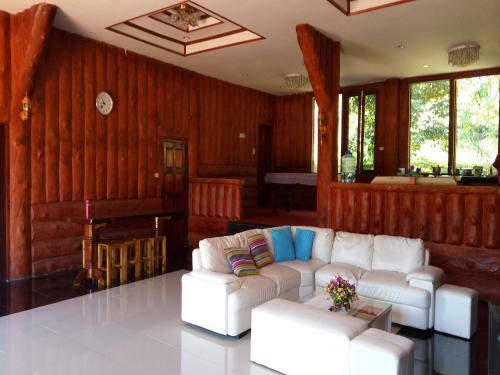 Hotel Baan Chuthamanee