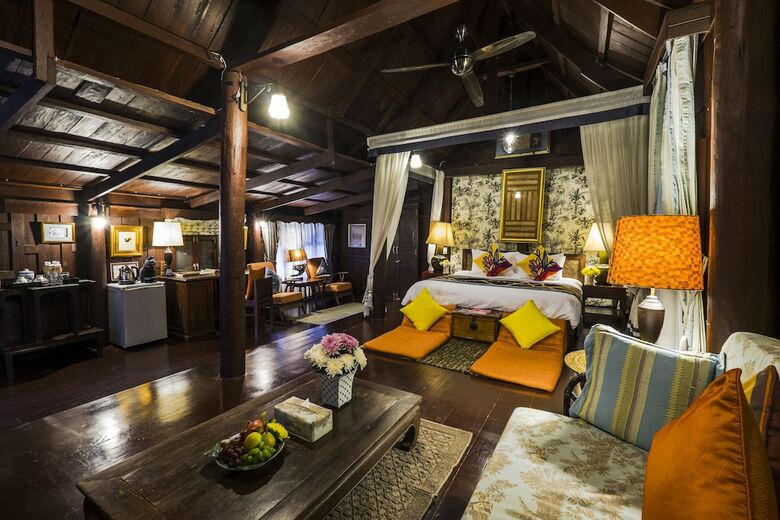 Hotel Ndol Streamside Thai Villas
