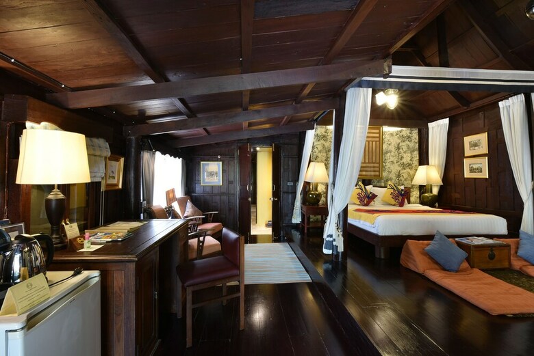 Hotel Ndol Streamside Thai Villas