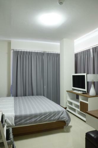Hotel The September Salaya
