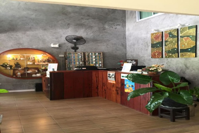 Phangan Barsay Hostel