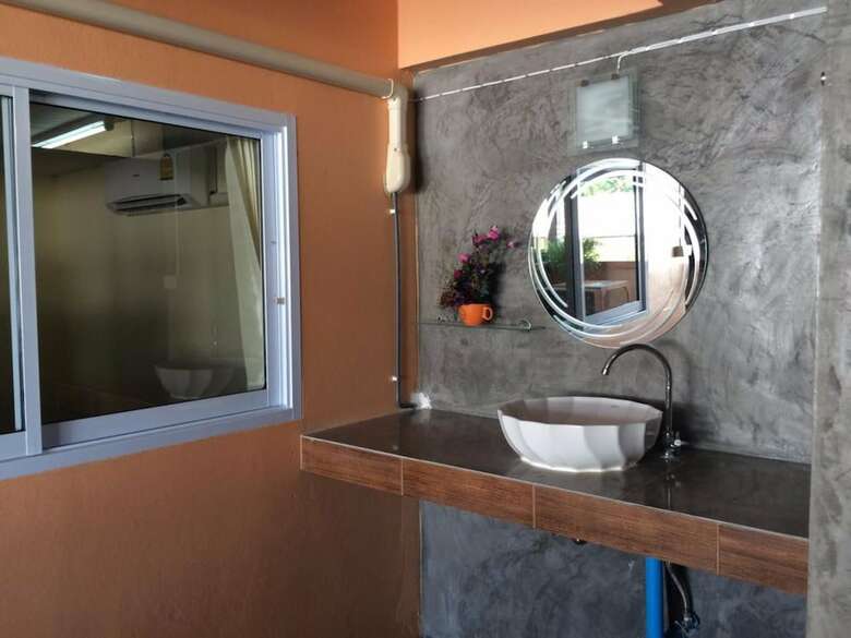 Phangan Barsay Hostel