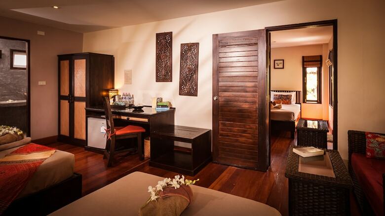 Hotel Baan Manali Resort
