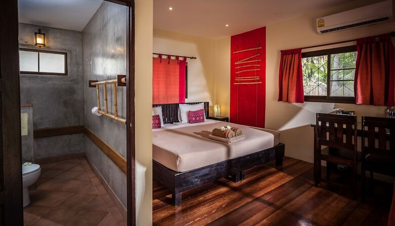 Hotel Baan Manali Resort