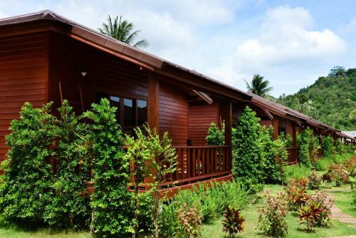 Hotel Pingchan Koh Phangan Beachfront Resort